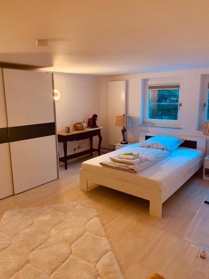 Souterrain Zimmer Mit Separatem Eingang Und Bad 杜塞尔多夫 外观 照片