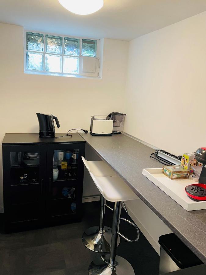 Souterrain Zimmer Mit Separatem Eingang Und Bad 杜塞尔多夫 外观 照片