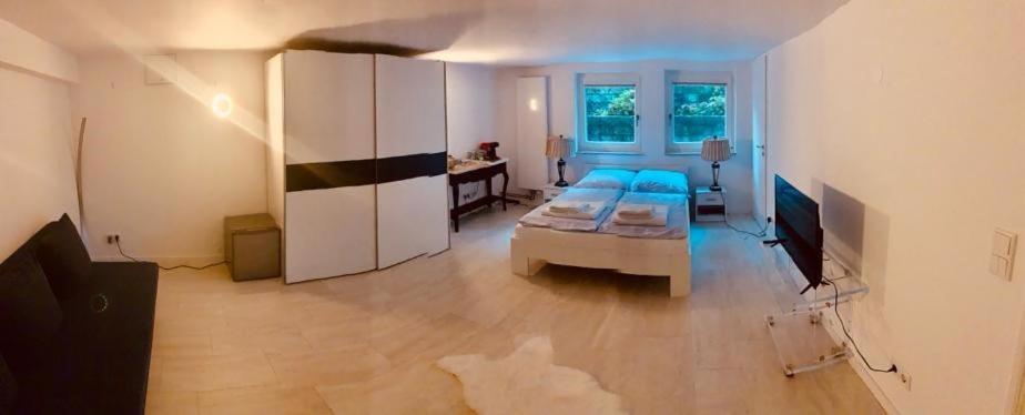Souterrain Zimmer Mit Separatem Eingang Und Bad 杜塞尔多夫 外观 照片